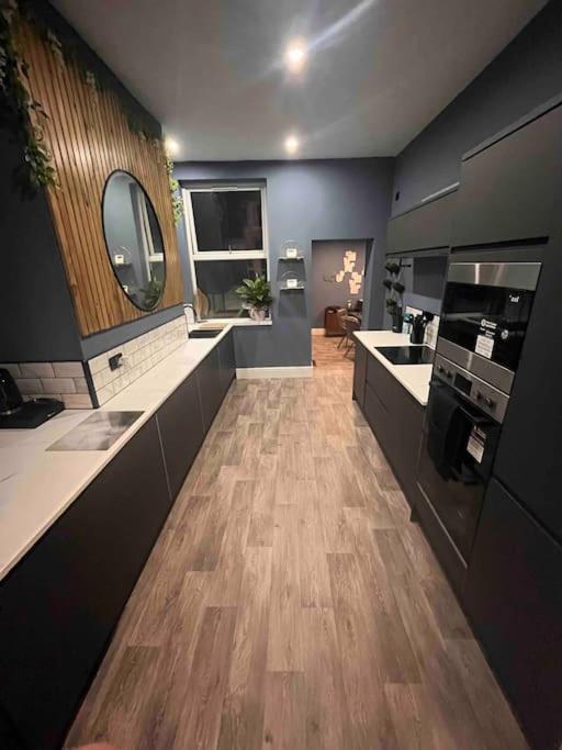 Modern 5 Bedroom Terraced Luxurious House Colwyn Bay Exterior foto