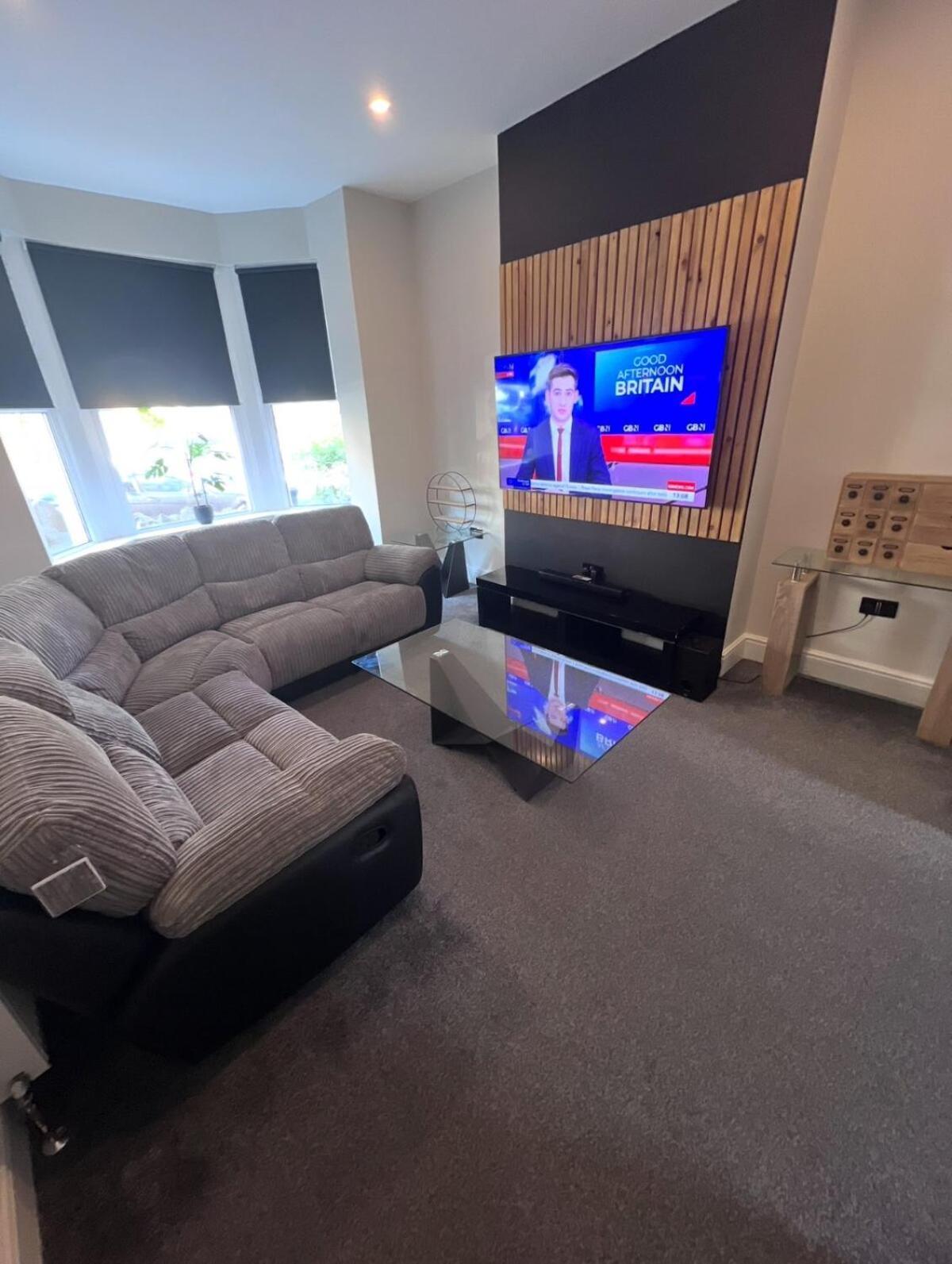 Modern 5 Bedroom Terraced Luxurious House Colwyn Bay Exterior foto